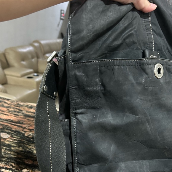 Authentic Coach messenger bag. Size medium. Pre loved. Condition 10:10 - Picture 14 of 15